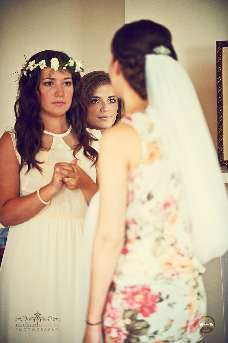 devon bride and bridesmaids before the wedding 