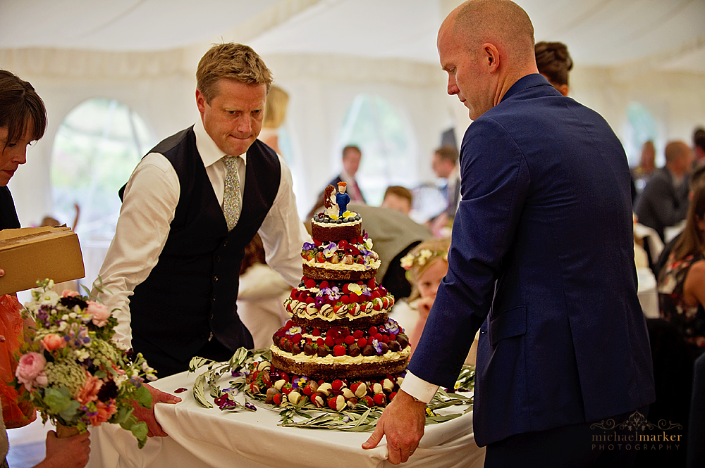 moving-the-wedding-cake