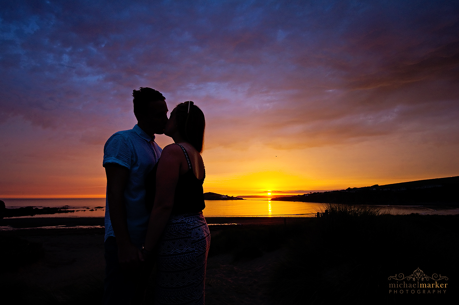 bigbury-beach-engagement-shoot