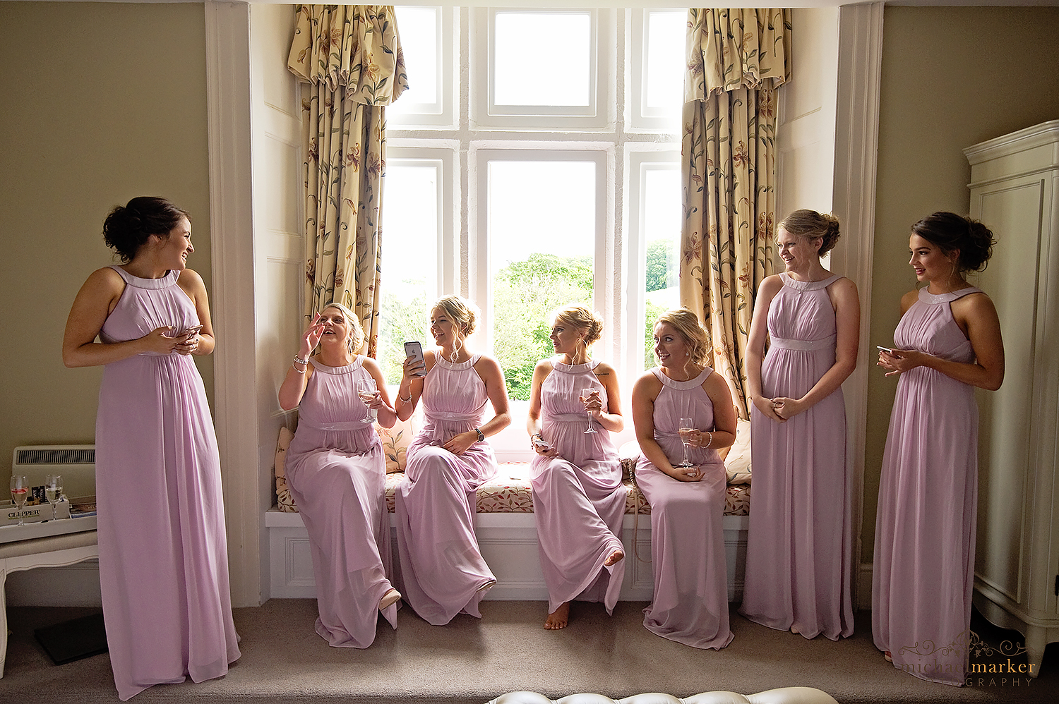 bridesmaids-all-ready-at-langdon