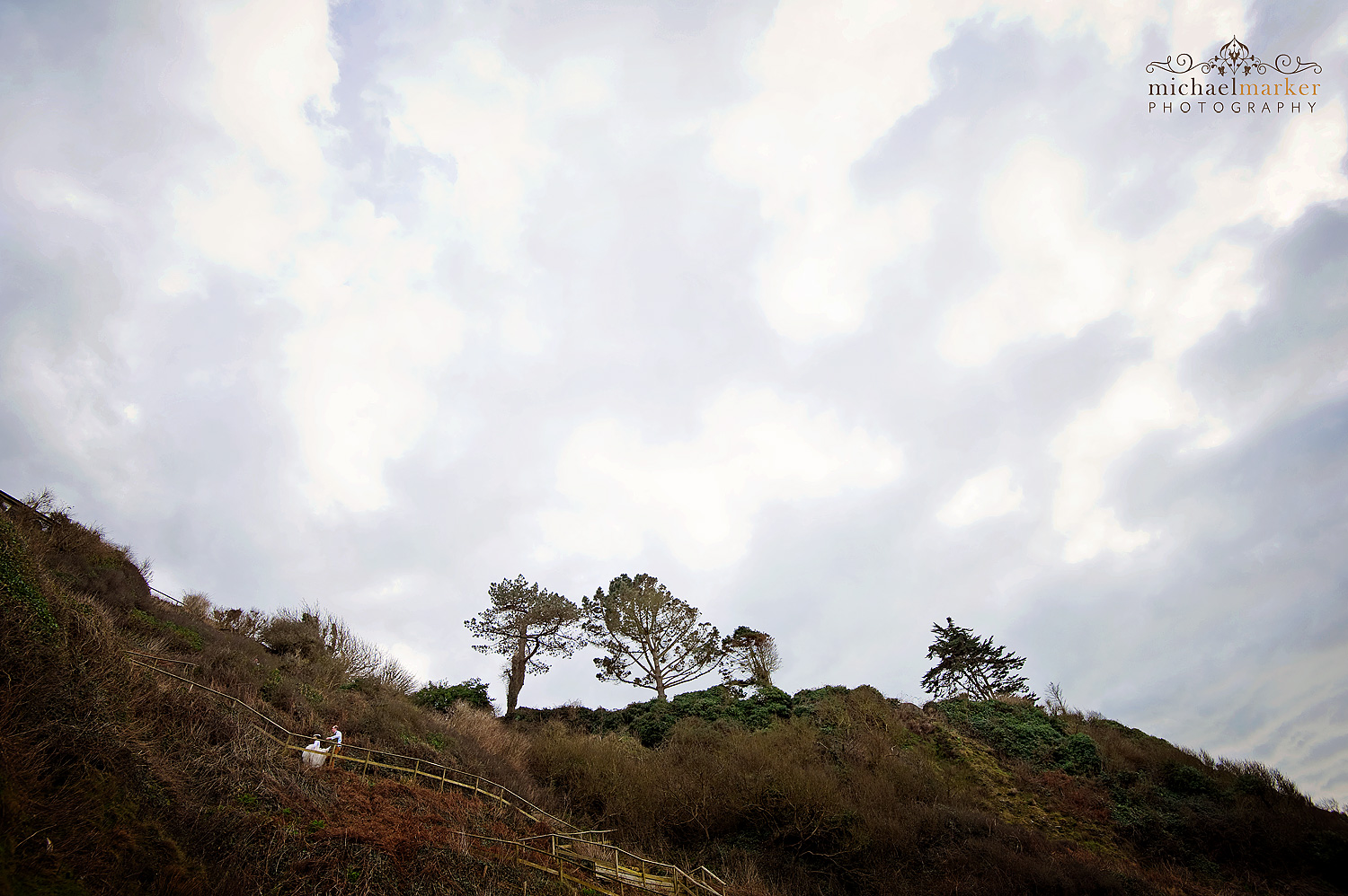 polhawnfort-wedding-beach-walk