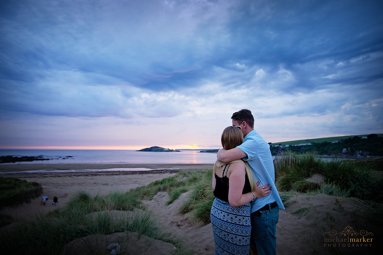 summer-beach-engagement-shoot