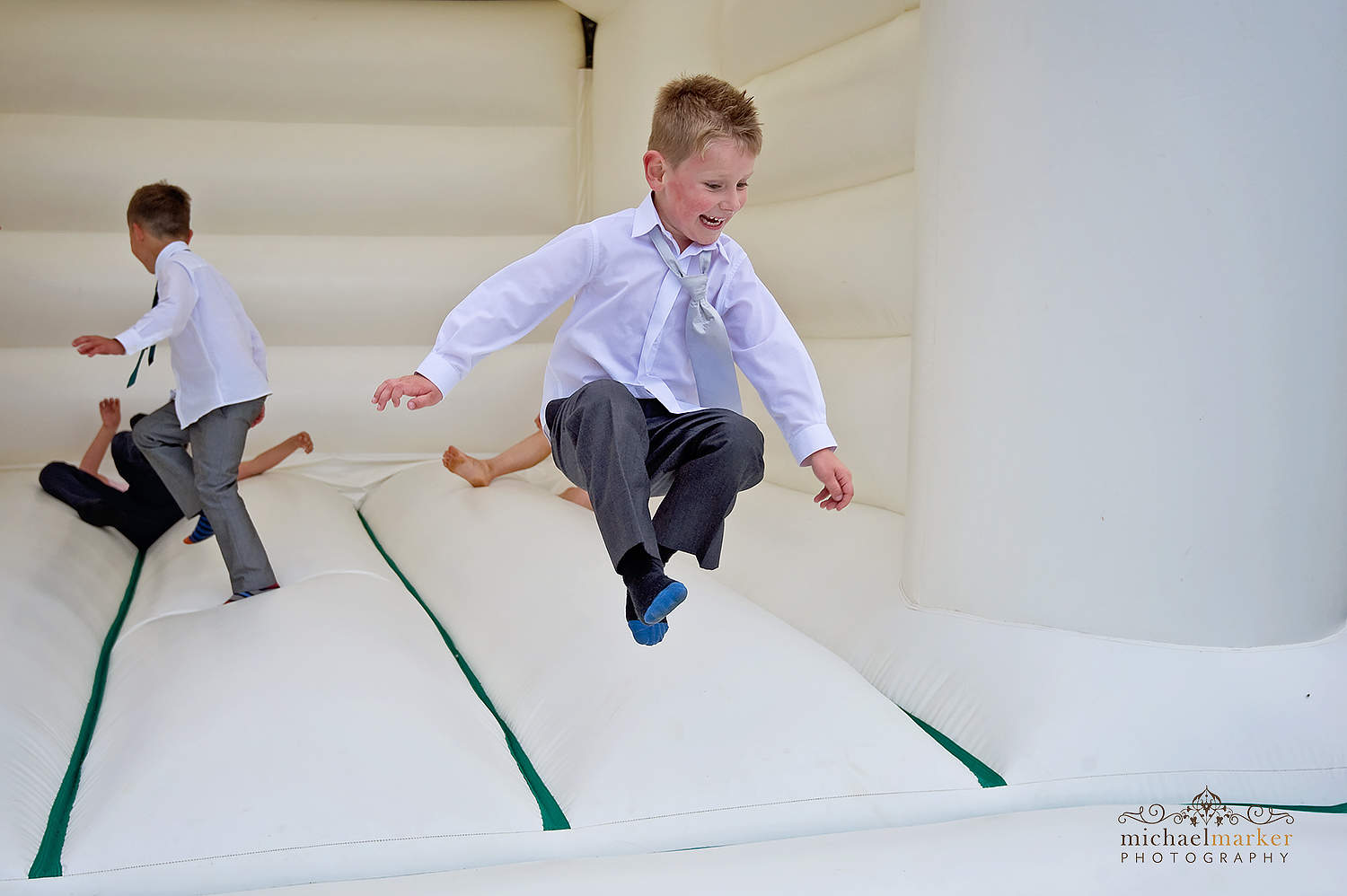 Pageboy jumping