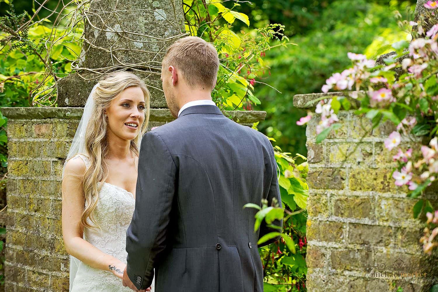 wedding-day-moment-in-th-egardens