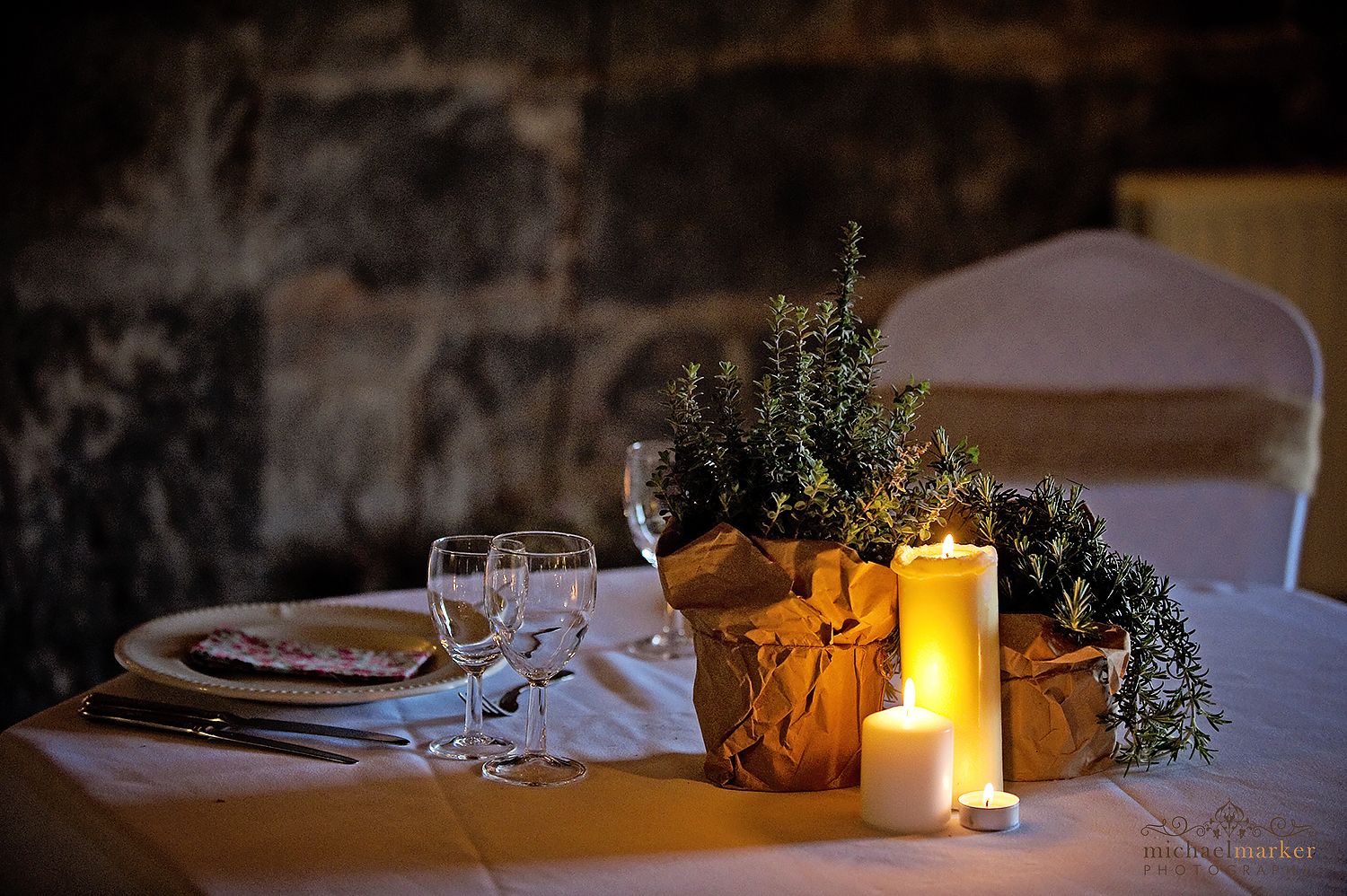 winter-wedding-candle-place-setting