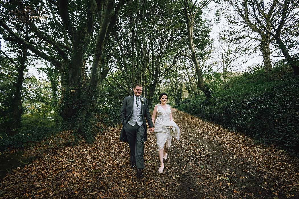 woodland-walk-Autumn-wedding-couple