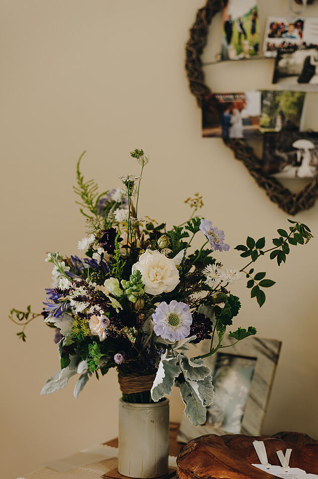 beautiful natural wedding flowers